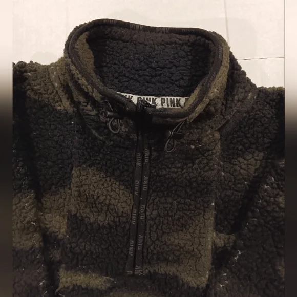 PINK Victoria's Secret Women's (Size SP) Camouflage Green Print Zip Pullover - Picture 6 of 9